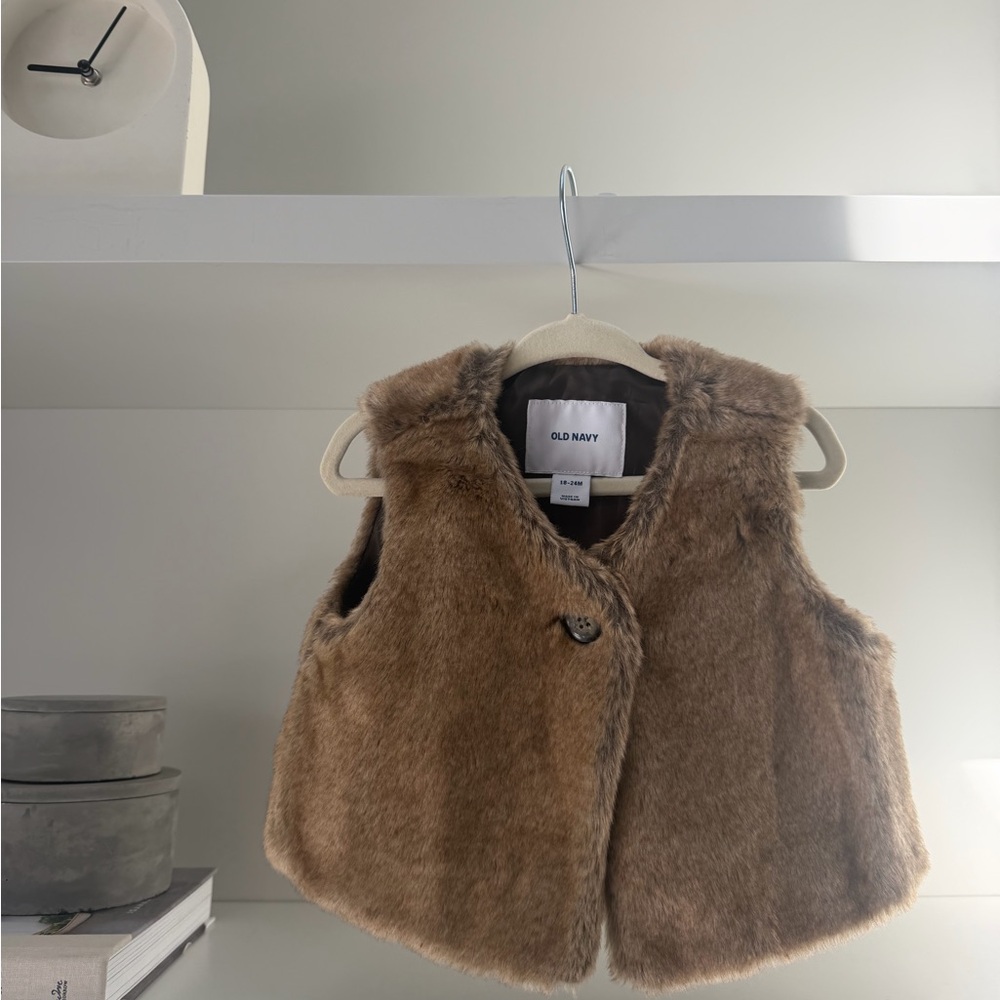 Girls Faux Fur Vest in Light Brown
